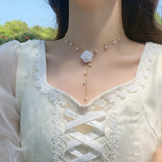 2023 New Fashion Trend Unique Design Elegant Delicate Sweet Pearl Camellia Necklace For Women Jewelry Wedding Party Premium Gift